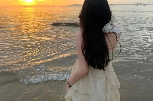 74岁刘晓庆再曝大瓜！和助理同居6年未离婚百亿婚姻是空壳骗局