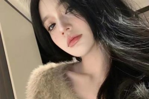 杨紫7月7日外网活动引发争议！网友批评其敏感度不足迪丽热巴受牵连